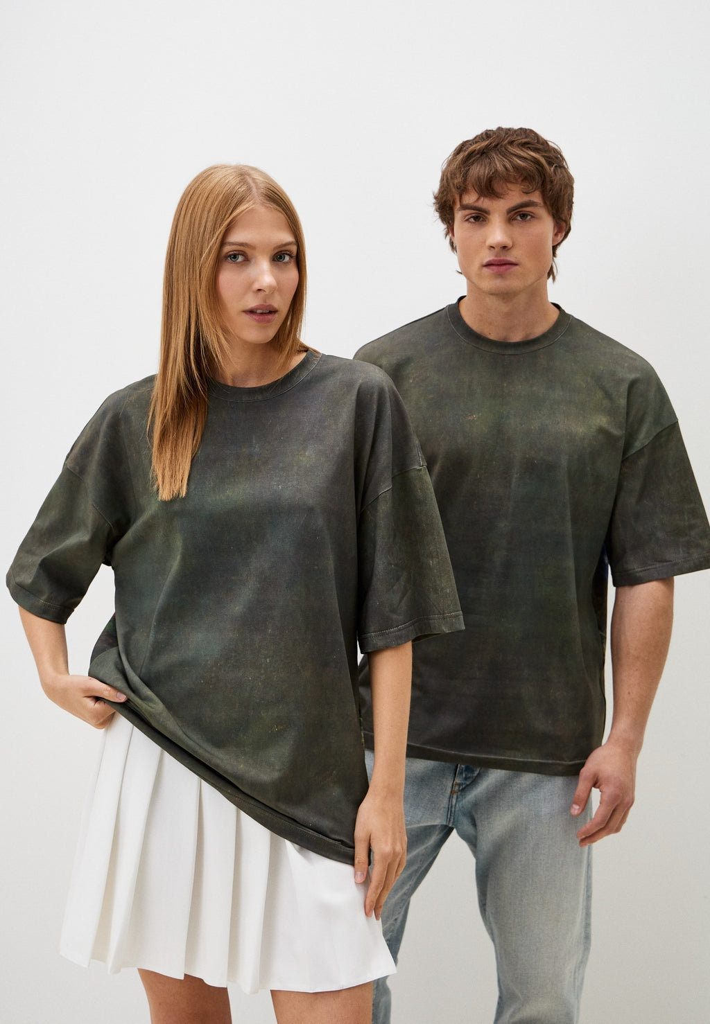 T-shirt met all-over print van 4 boeketten bloemen