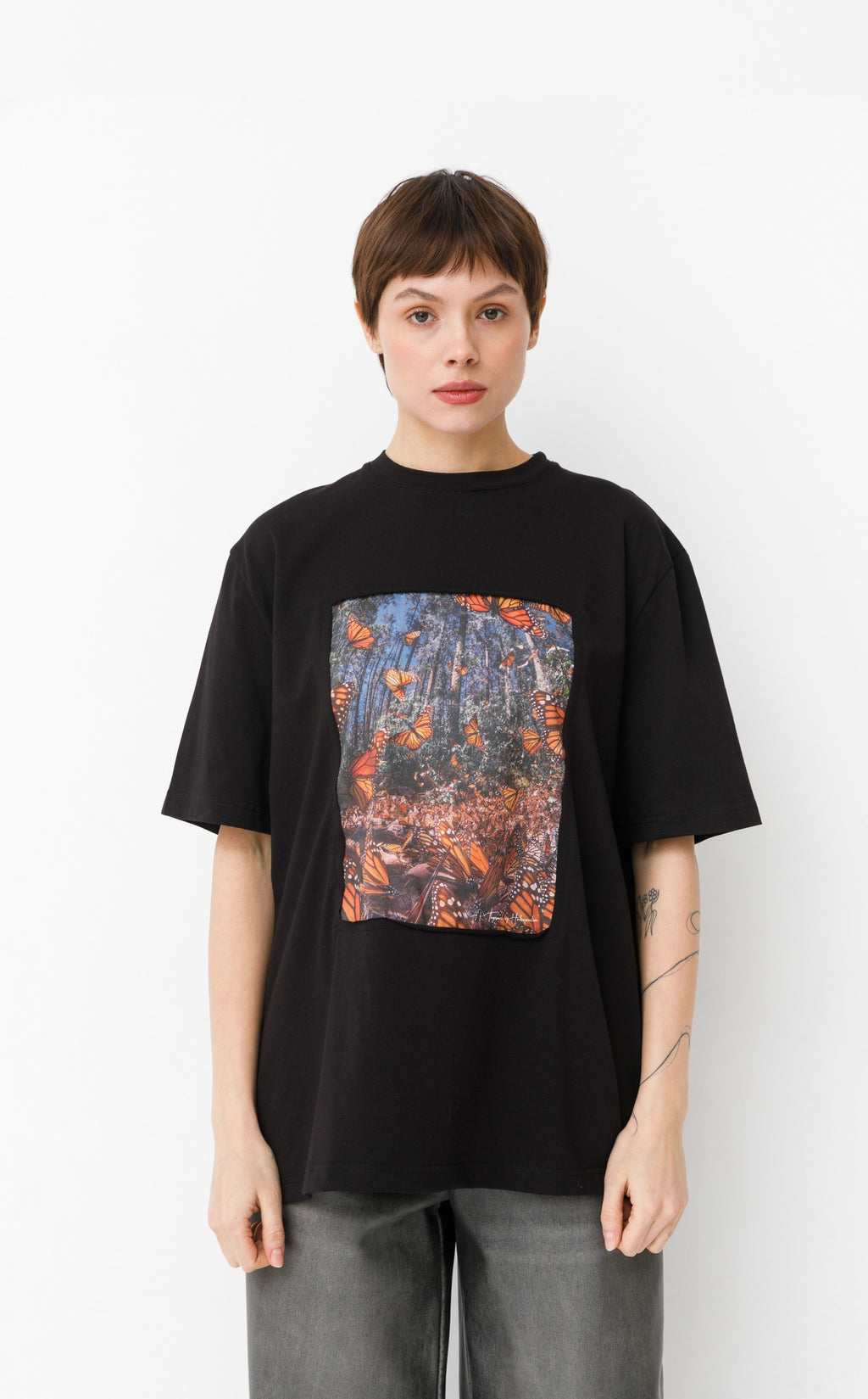 Butterflies_T-Shirt_Artograph by Kristina Makeeva