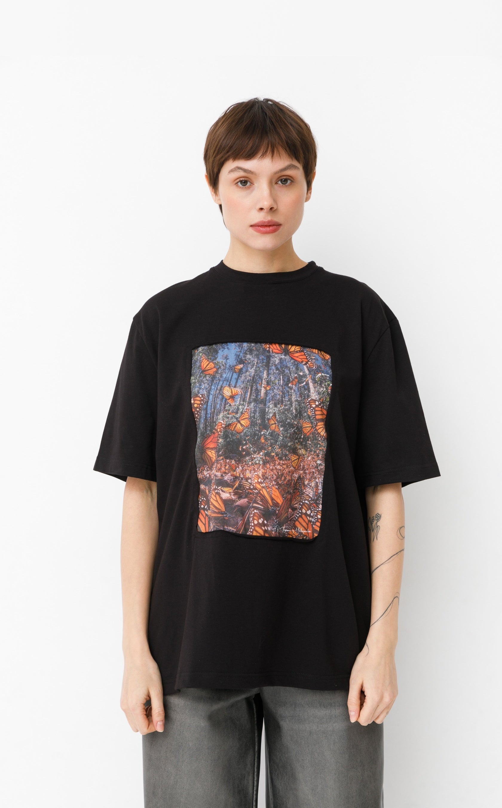 Butterflies_T-Shirt_Artograph by Kristina Makeeva