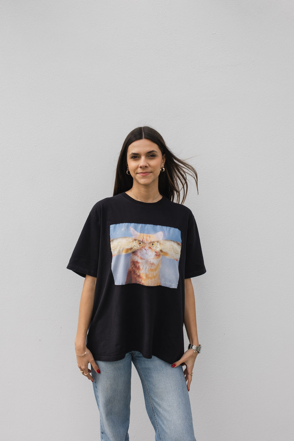 T-shirt met vissenoogmotief en kat